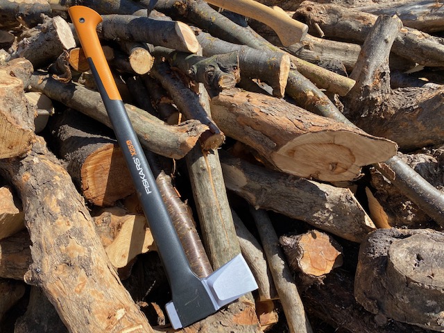 玉切り原木、未乾燥薪